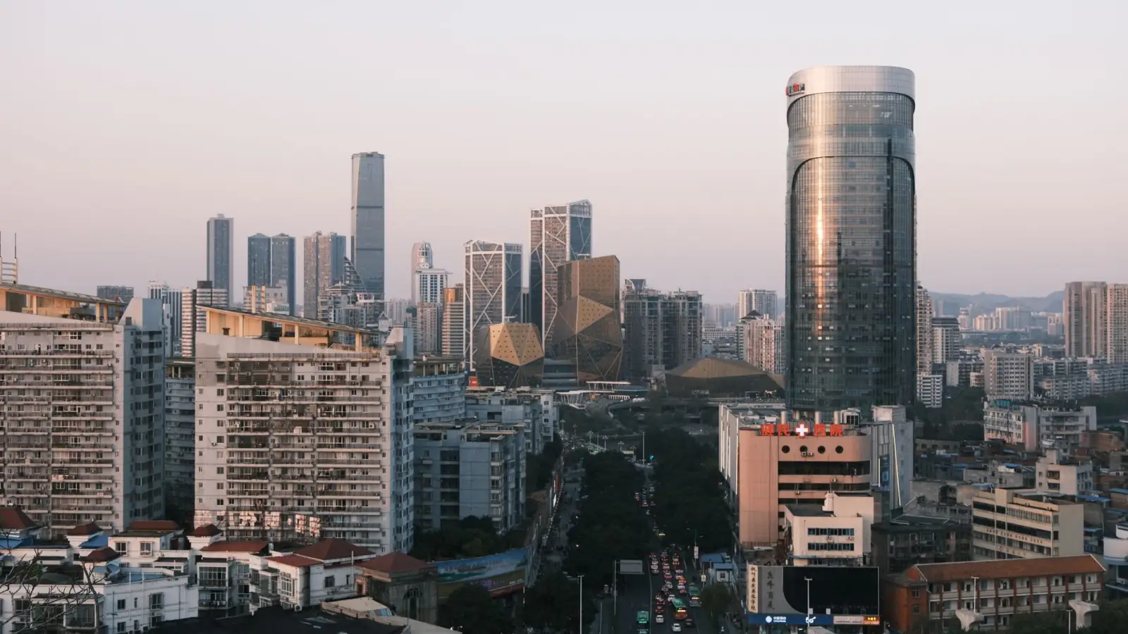 西安地区商贸服务供应链数字化升级的实践路径分析